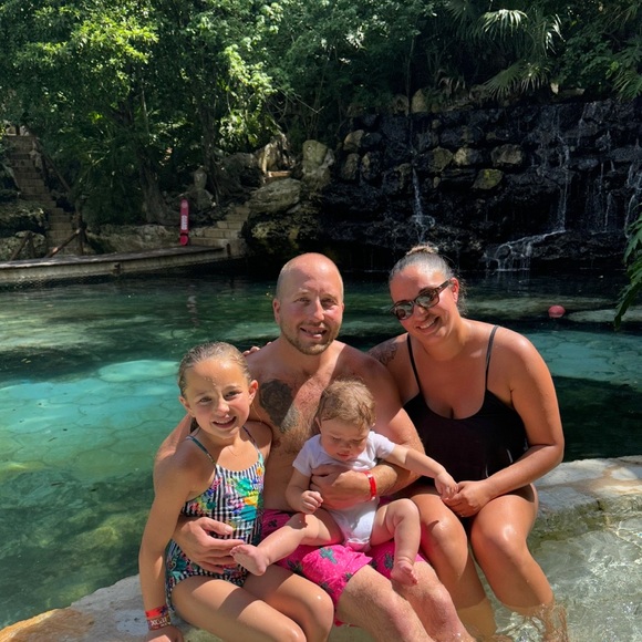 Hey Fellow Poshers! My name is Lakin, Welcome to My Closet! - Picture 3 of 6